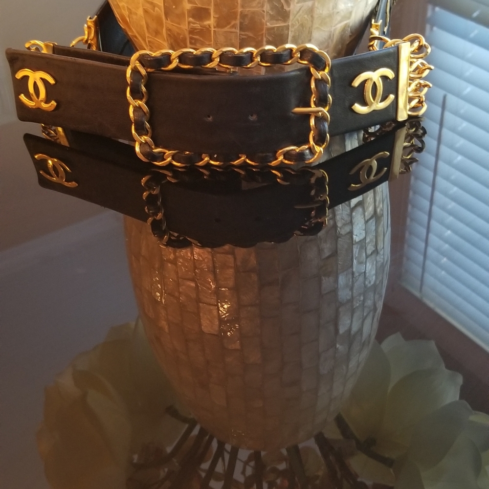 CHANEL Vintage Black Leather Gold Chain Link Belt